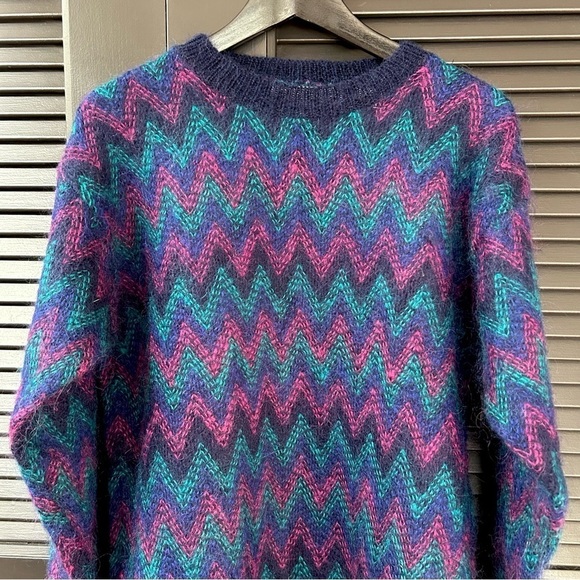 Vintage Karen Scott Mohair Blend Geometric ZigZag Chevron Sweater, Size Medium - Picture 2 of 13